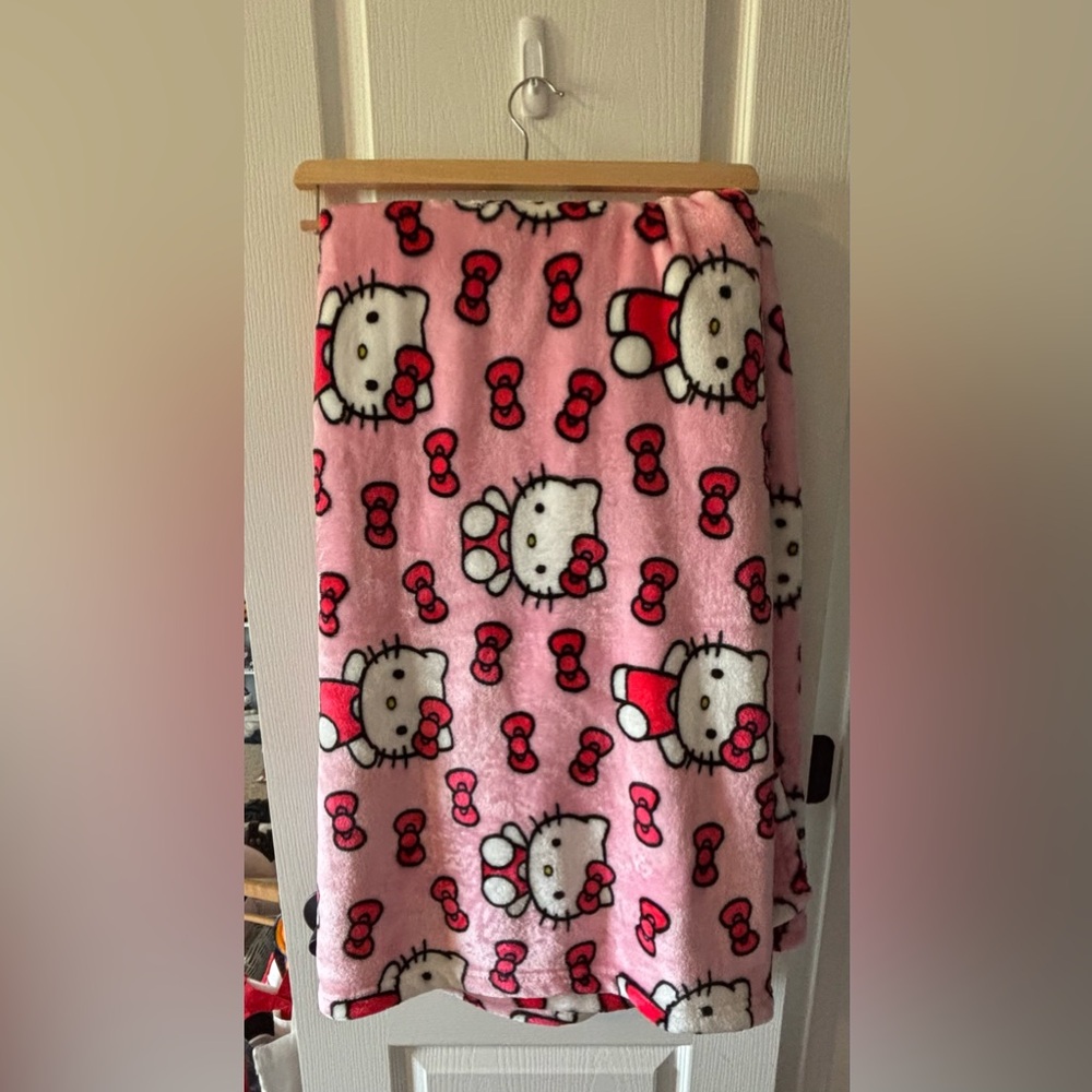Hello Kitty Pink Fleece Blanket